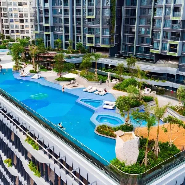 Lumiere Riverside - Premium City Escape, hotel in Ho Chi Minh City