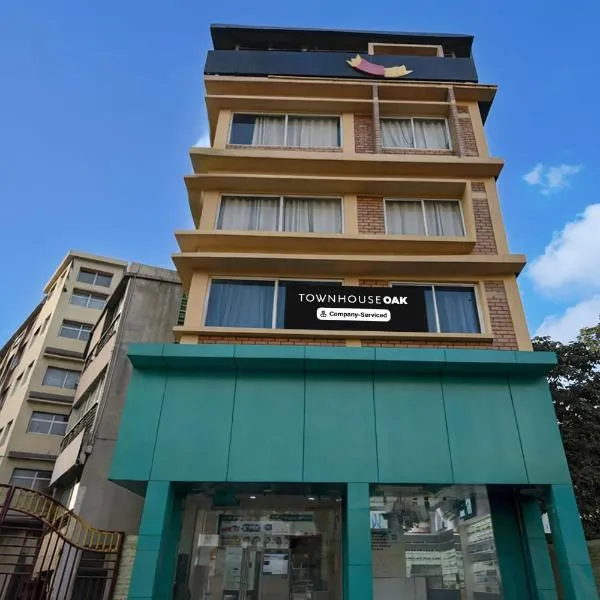Super Townhouse Oak Siliguri Formerly Palm Tree Lodge, khách sạn ở Siliguri