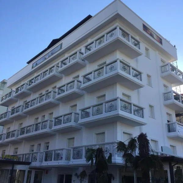 Hotel Residence Veliero, hotel v destinaci Riccione
