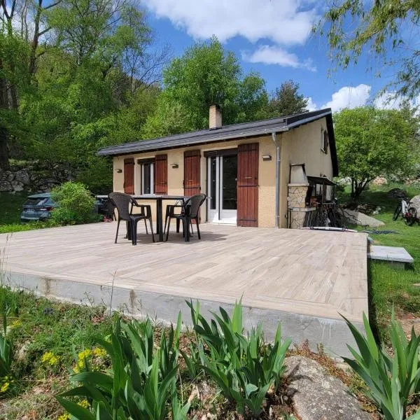 Chalet Le Parc de Latour, au pied de la montagne, hotel di Latour-de-Carol