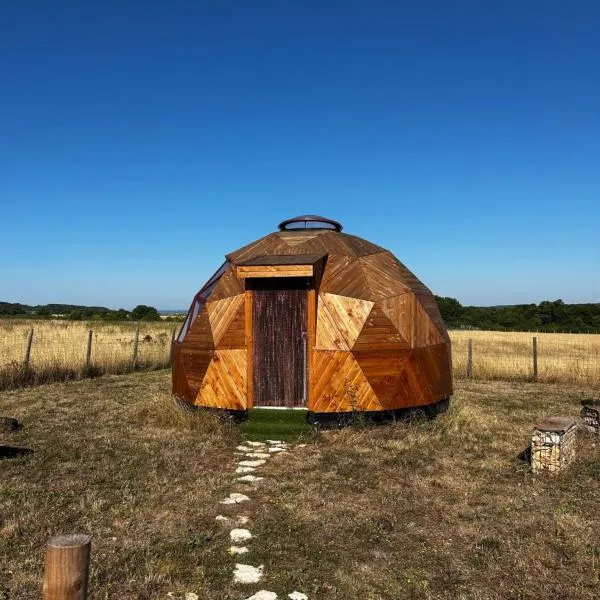 Dôme géodésique, hotel en Brie