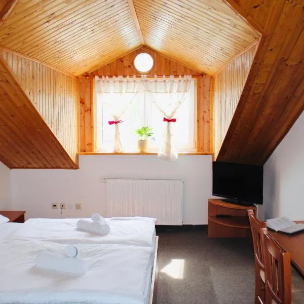 Penzión U Tonky, hotel di Tomek