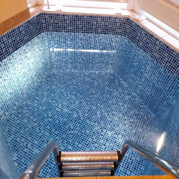 Dzintari apartments with sauna and pool, ξενοδοχείο σε Γιούρμαλα