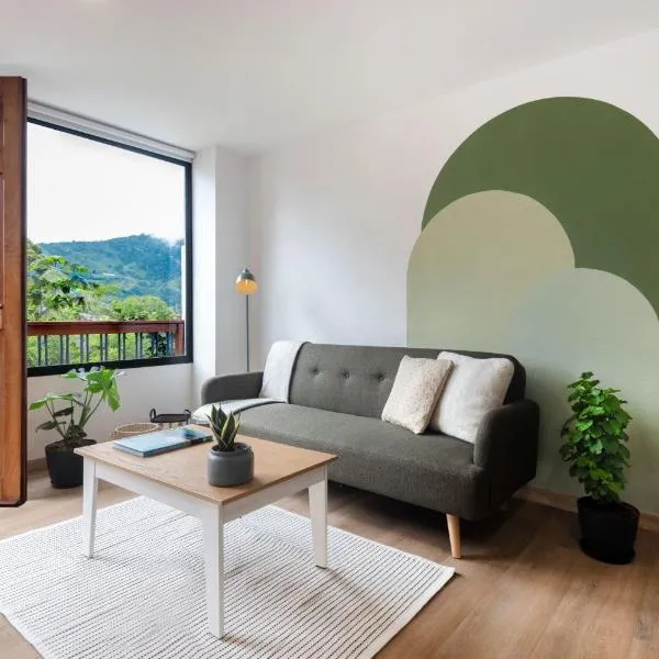 Amaru Suites Salento - Apartamentos con Jacuzzi y Vistas al Bosque، فندق في سالنتو