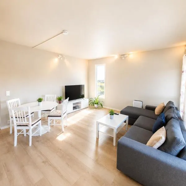 Modern apartment near Bergen, in Søfteland & nature, hotell i Søfteland