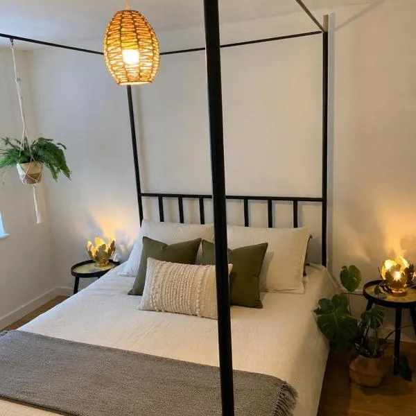 Cartref 2 Double Bed Apartment Nebo Dogs Welcome, хотел в Amlwch