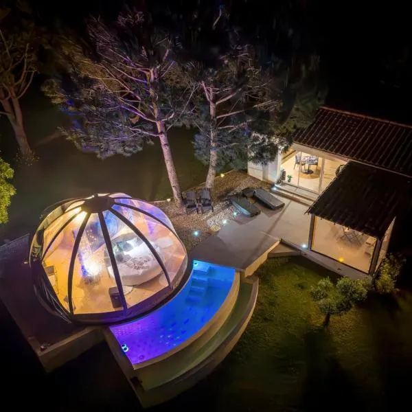 Le Clos FMR Insolite - "F"anny Carcassonne, hotel en Malves-en-Minervois