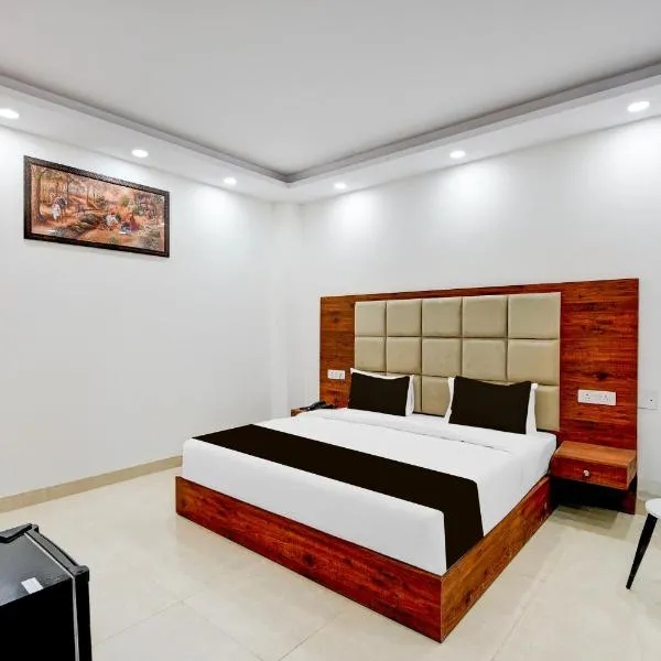 Faridabad में, होटल Collection O Hotel Evergreen