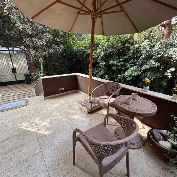 Maadi Villa Vibes with Private Garden and Entrance, hotel in Cairo