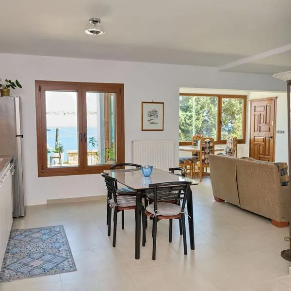 180 View Private 2 Bedroom Seaview Home, hotel in Samos