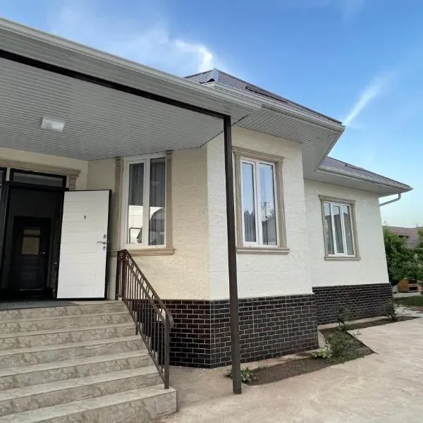 Guest Home, hotel a Jalal-Abad