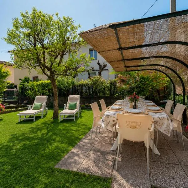 CASA CARLINA Pet Friendly, Hotel in Salò