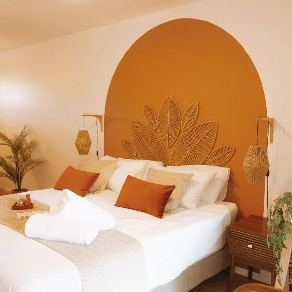 Appartement Suite Ananda, Spa Balnéo, Clim, piscine, vue lac, parking gratuit, cuisine tout équipée, wifi, refait à neuf tout confort, idéal pour une escapade détente, hotell sihtkohas Arles