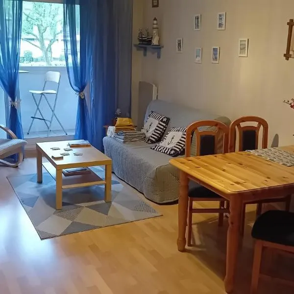 Appt 4 personnes en résidence,Wifi, Parking., hotell i Cabourg
