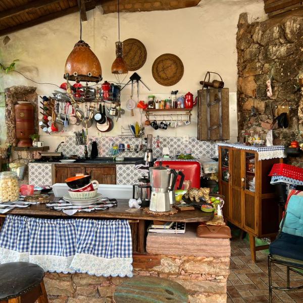 CASA DE RETALHOS Boutique Albergue, casaril histórico, com 5 suítes individuais e cozinha coletiva, no coração da vila de Igatu-Ba, que preserva fortes traços culturais da época do garimpo, venha viver uma experiência única! - Foto 2