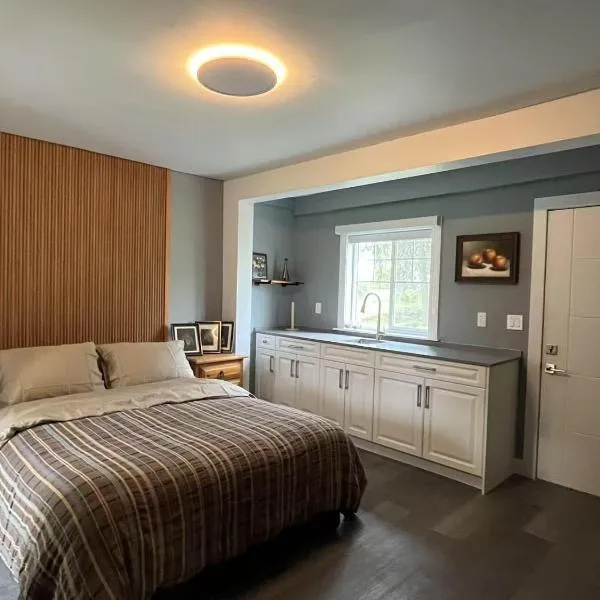 Sunshine garden One bedroom one bathroom – hotel w mieście Aldergrove