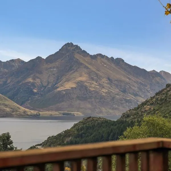 Lakeview Bach - Lake & Mountain Views, hotel u gradu Kvinstaun