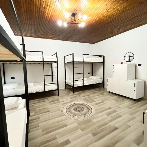Hub 1001 Berat Hostel, hôtel à Berat