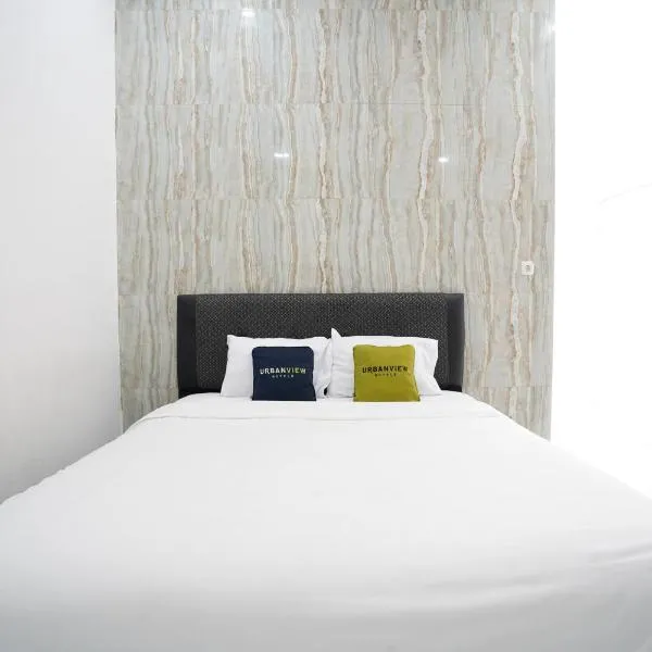 Urbanview Hotel Nimara Ngawi by RedDoorz, hotel en Ngawi