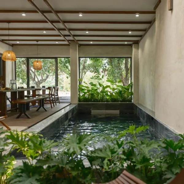Hali Hillside Retreat, hotel u gradu Hue