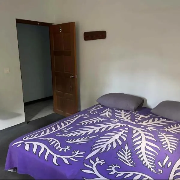 Mih-Loue Huahine Lodge T2, hotel in Fare