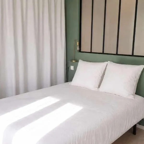 Joli T2 lumineux et climatisé à 100m de la Gare, hotel Perpignanban