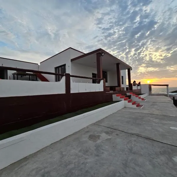 Za'Warmi Hotel Eco Lodge Playa Tuquillo, hotel u gradu 'Huarmey'