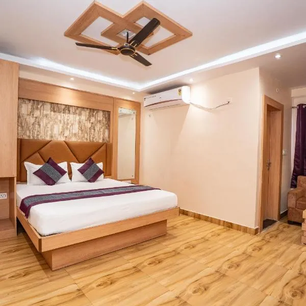 HOTEL DEVBHOOMI INN !! Deoghar !!, hótel í Deoghar