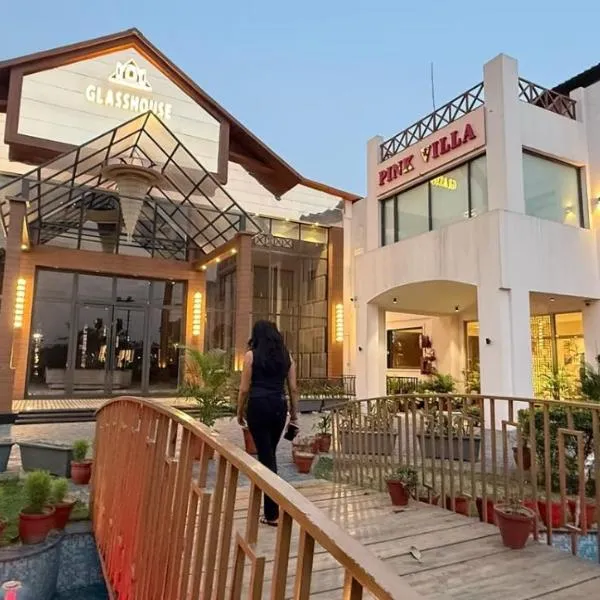 Pink Villa Boutique Hotel, hotel em Meerut