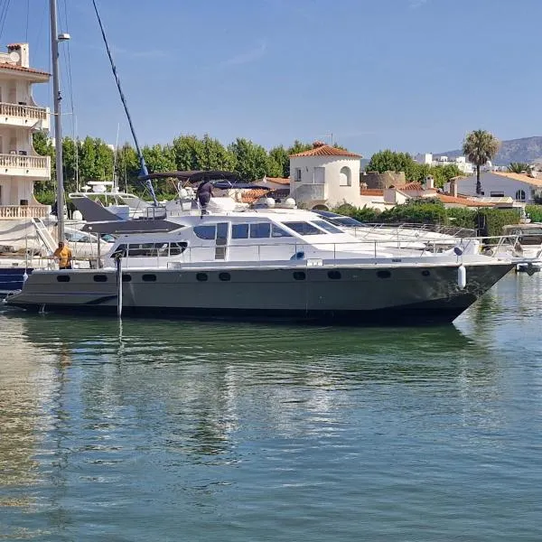 Nuit sur yacht avec petit déjeuner, hotel v destinaci Empuriabrava