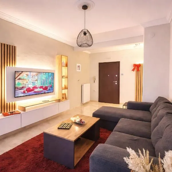 Maison Centrale - Free Private Parking - Luxury Stay in Serres Center – hotel w mieście Seres