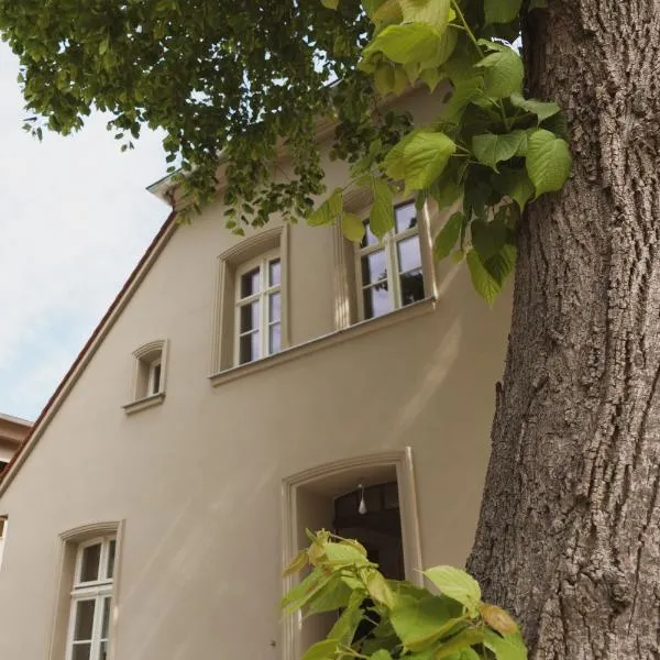 JETHON Appartement am Wasserturm 2、ニーンブルクのホテル