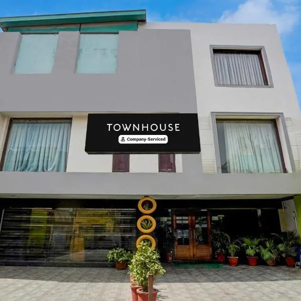 Super Townhouse by OYO Zirakpur Bus Stand Formerly Hotel Citi Inn, khách sạn ở Zirakpur