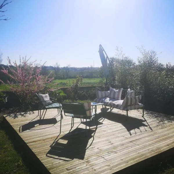 Domaine des Bichettes, מלון בMareuil-sur-Lay
