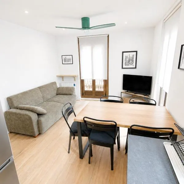 Apartaments Angelina, hotel em Pobla de Segur