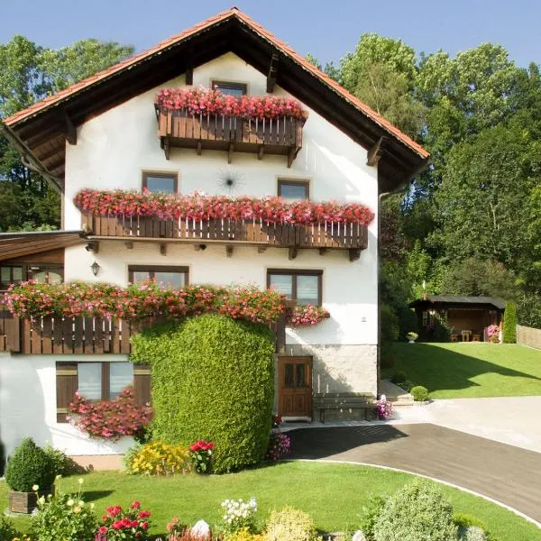 Ferienwohnungen Göstl, hotel in Bodenmais