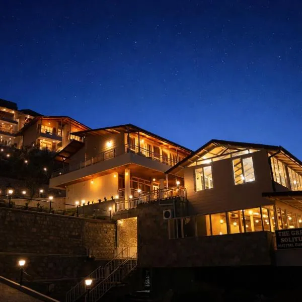 The Green Solitude - 4 Star Luxury Resort, hotel in Bhīm Tāl
