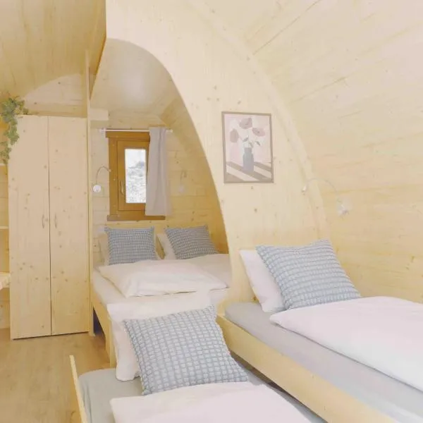 Traumhafter POD-M mit Seesicht - mit Terrasse aber ohne privates WC, hotel u gradu Alpnach