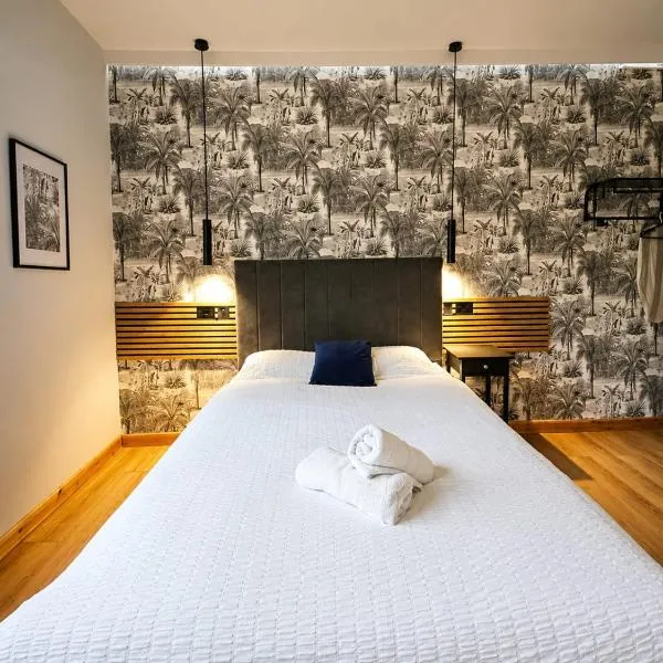 Near Hull Royal Infirmary Amber Serviced Rooms Self Check-In and Shared Kitchen: Hull şehrinde bir otel