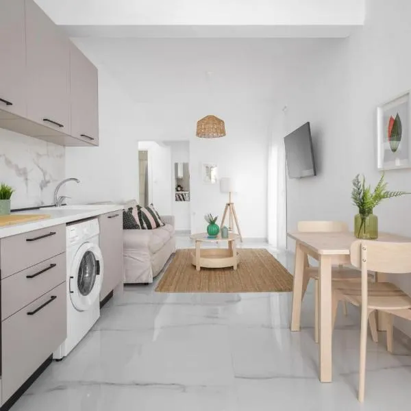 Glow Apartments, in Peraia Beach, hotel in Perea