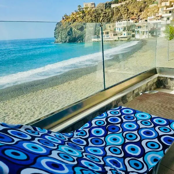 Front row seats to the Libyan sea - Kymo Sand - Treis Ekklisies, hotel em Paránimfoi