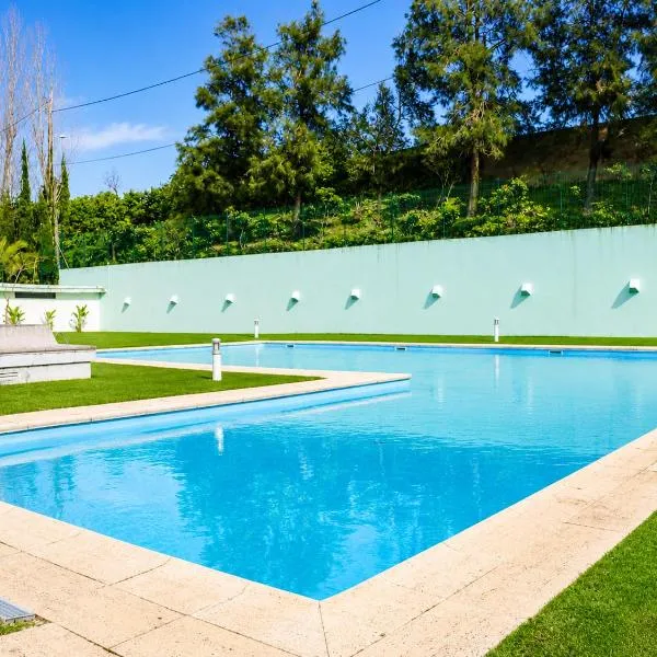 Lisbon Lux T1 Pool Gym Tennis AC - Pouso dos Anjos Apartment, hotel in Lisbon