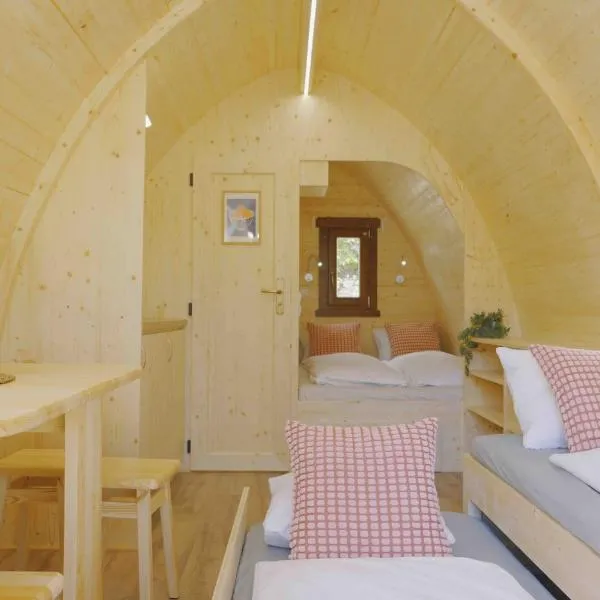 Traumhafter POD-XL mit Seesicht - inklusive privatem Bad und Terrasse, hótel í Alpnach