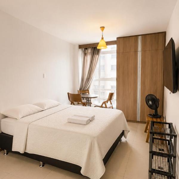 Studio repleto de arms de bom gosto versátil proximo Santa Casa TV Smart janelao de fundo silencioso máq lavar apto68 Edificio Tiata