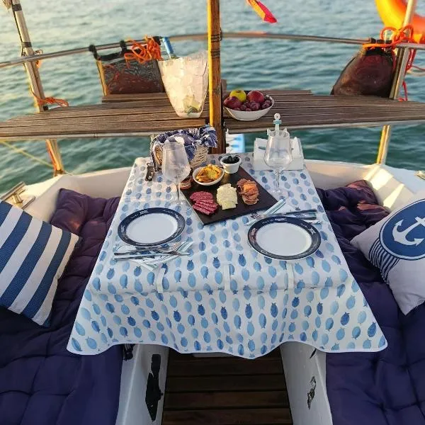 Houseboat - Faro in Ria Formosa, hotel sa Faro