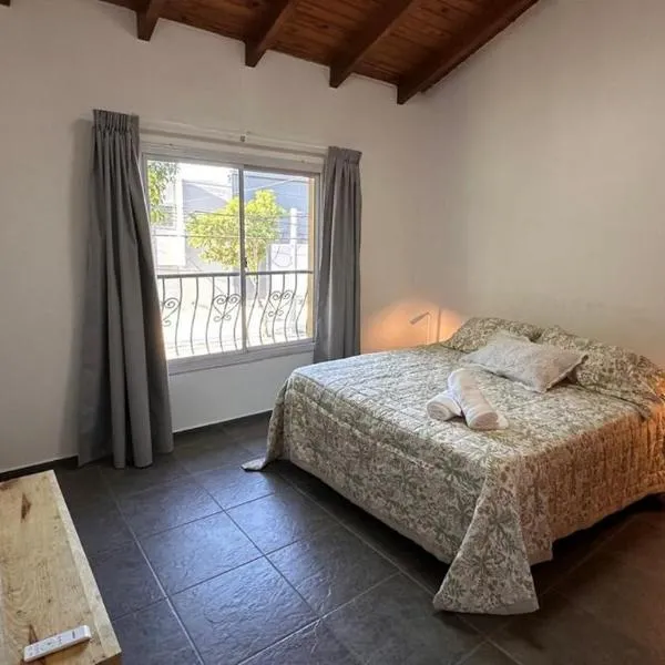 LOS SUIZOS SUITES - Aeropuerto Internacional, Universidad Siglo 21 y Blas Pascal, Sanatorio Allende y Hospital Privado, Estadio Kempes y Chateu, Quorum, Mujer Urbana, Complejo Ferial Córdoba, hotel in Cordoba