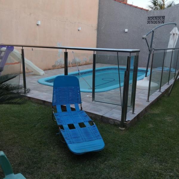 Quarto em Foz, ótima localização em casa familiar - Foto 4