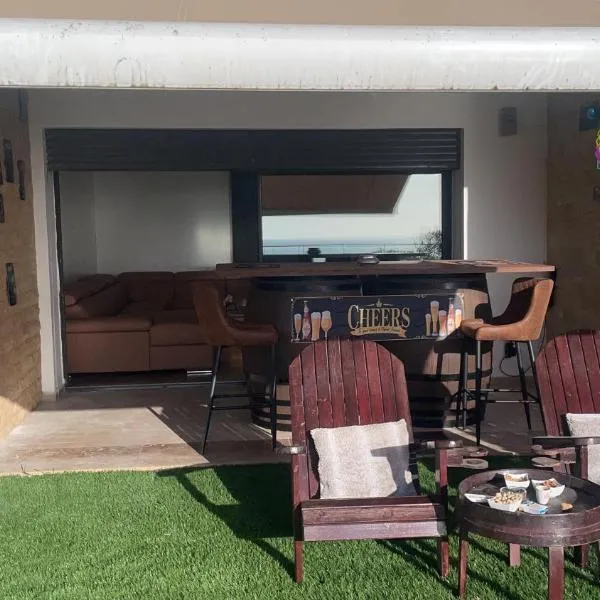 OCEAN VIEW, Prestigia Plage des Nations, hotel in Sidi Bouqnadel