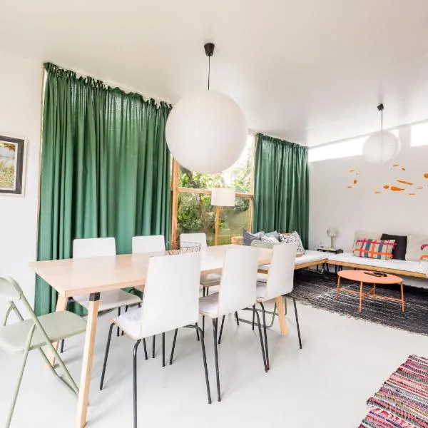 4BR, Garden & BBQ, 5min to Milícias Beach, Easy Park, Casa Yucca, hotel v mestu São Roque