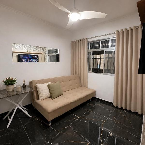 Apartamento a 100m da Praia com Saída para Orla